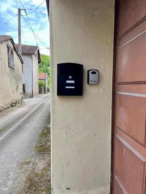 La Petite Ourse Maison De Village A Oust 외부 사진