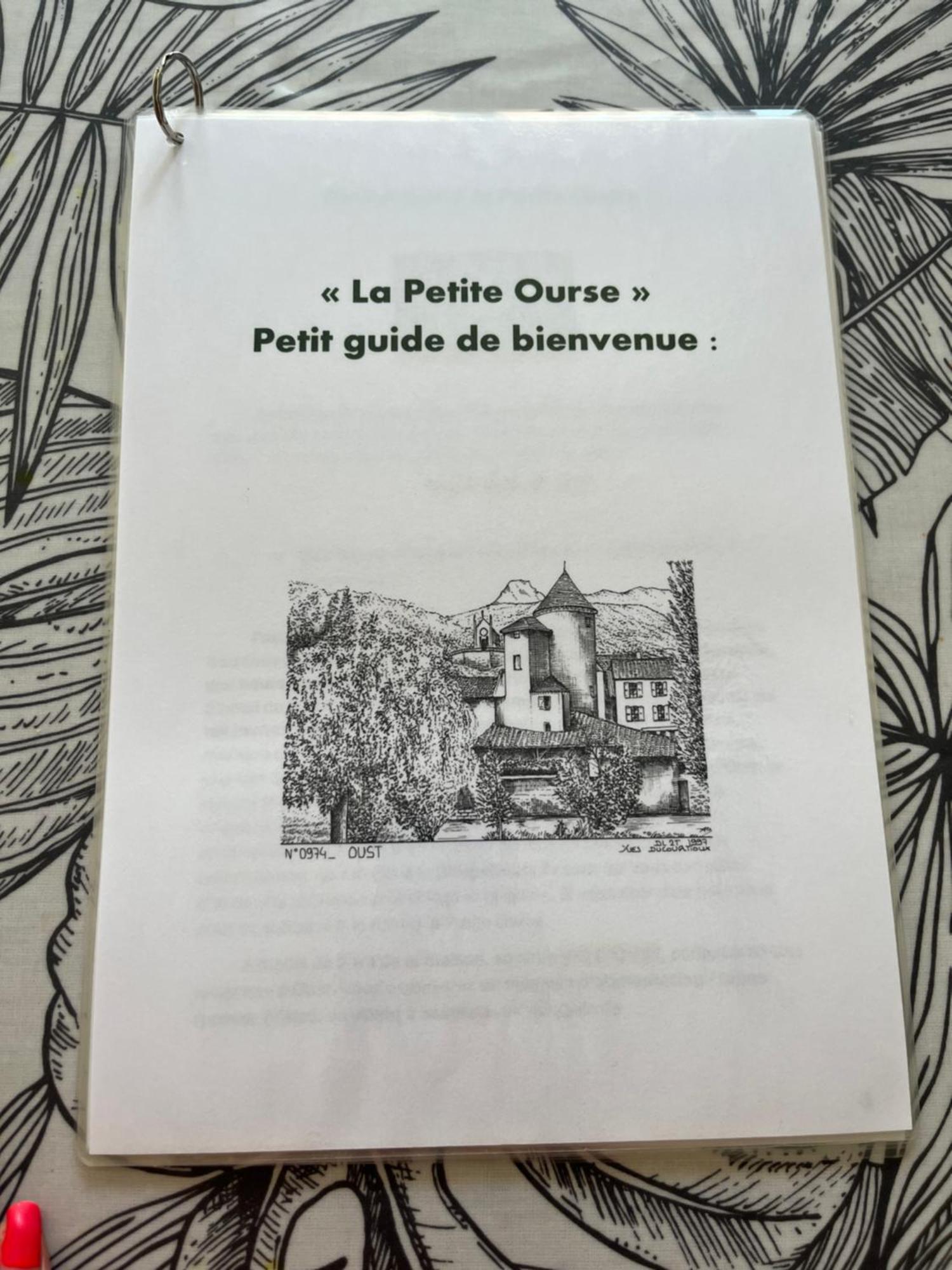 La Petite Ourse Maison De Village A Oust 외부 사진